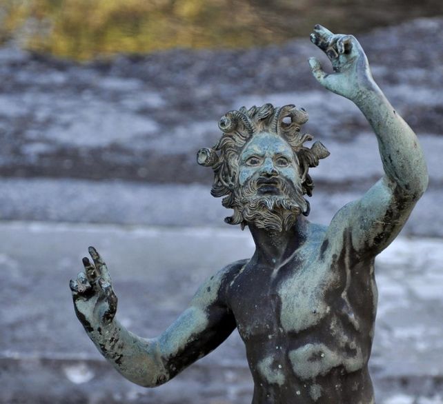 Naples: Pompeii and Herculaneum Private Walking Tour - The train link between sites, and how to stay sane with timing