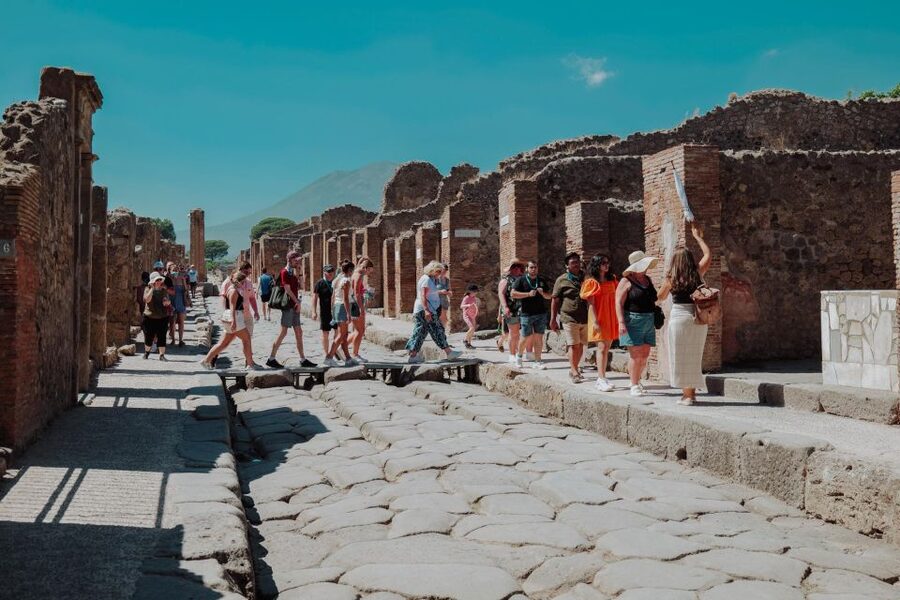 Naples: Pompeii and Mount Vesuvius Entry Tickets and Tour - Hiking to the Vesuvius crater: views, effort, and timing
