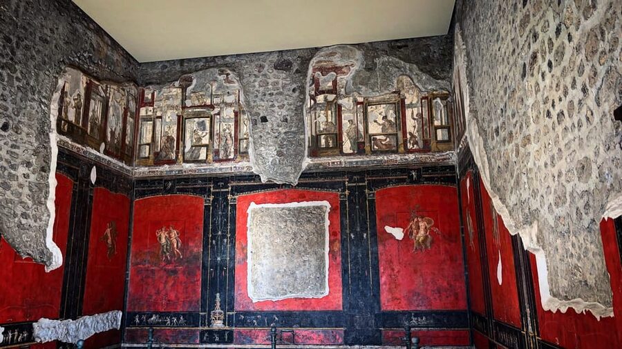 Naples: Pompeii Archaeology Park Tour & Skip-the-Line Entry - Temples of Jupiter and Apollo, Plus Amphitheater Scale