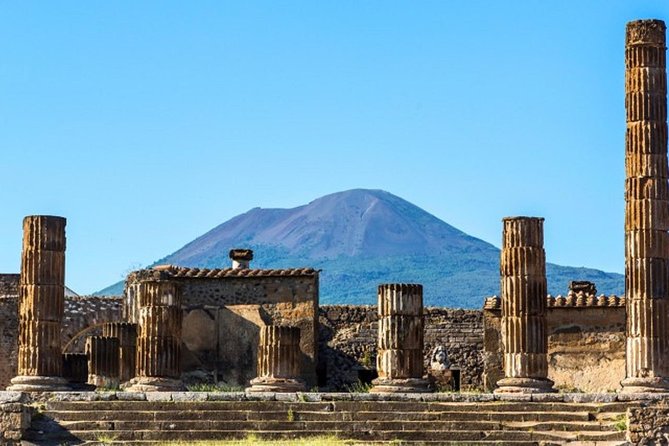 Naples: Pompeii, Herculaneum, and Vesuvius Tour by Minivan - Mount Vesuvius: views you want, time you can manage