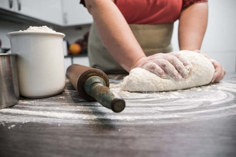 Naples: Premium Pizza-Making Class at a Pizzeria - Should you book this pizza-making class?
