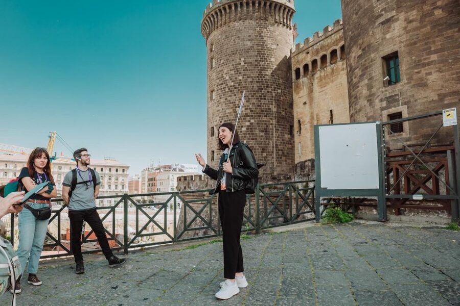 Naples: Royal Palace and Monumental Area Small Group Tour - From Neptune Fountain to Castel Nuovo and Galleria Umberto I