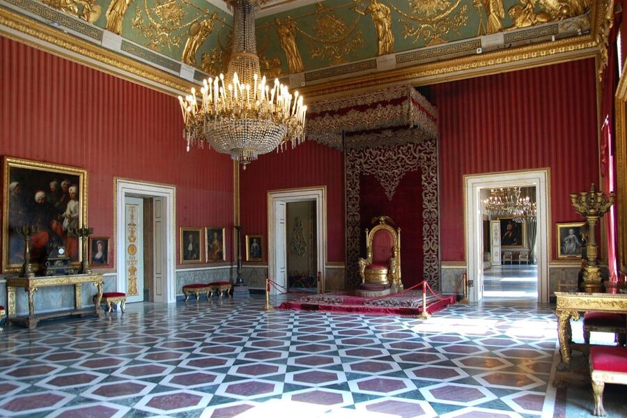 Naples: Royal Palace and Spanish Quarter Private Tour - Scalone D’Onore and Court Theatre: the tour’s best photo-to-meaning moments