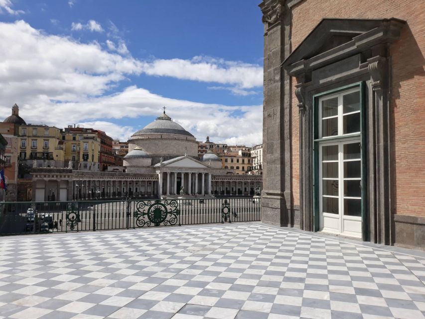 Naples: Royal Palace and Spanish Quarter Private Tour - Galleria Umberto I on foot: when the route turns from monumental to everyday