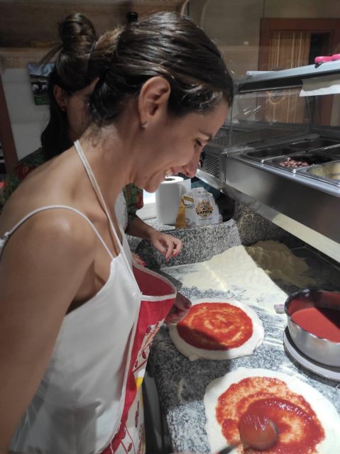 Naples: Small Group Pizza Making with Drink Included - Price and value: is $55.80 worth an hour?