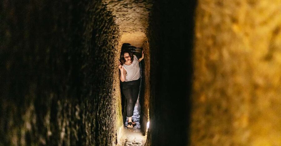 Naples: Spanish Quarters Underground Guided Tour - The Neapolitan Aqueduct Stop: Old Writing, Water Secrets, and Why It Matters