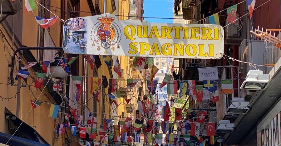 Naples: Spanish Quarters Walking Tour - Meeting at Via Chiaia and Vico Sant’Anna di Palazzo, then getting oriented