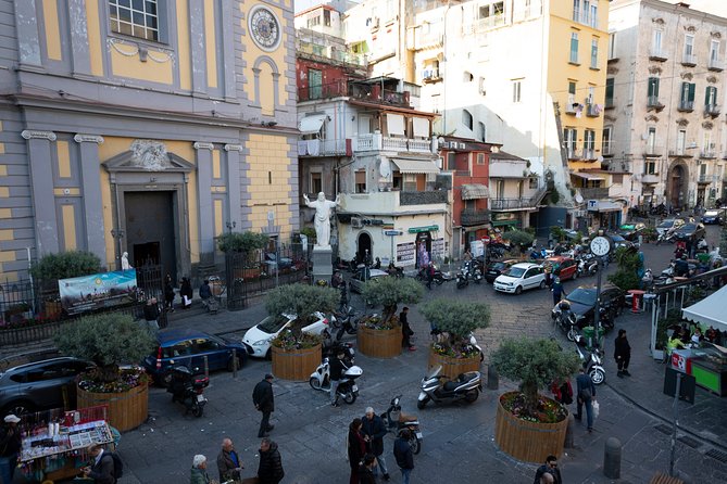 Naples Spanish Quarters Walking Tour Street Art, Folklore & Sweet - Meeting point and logistics that matter on foot