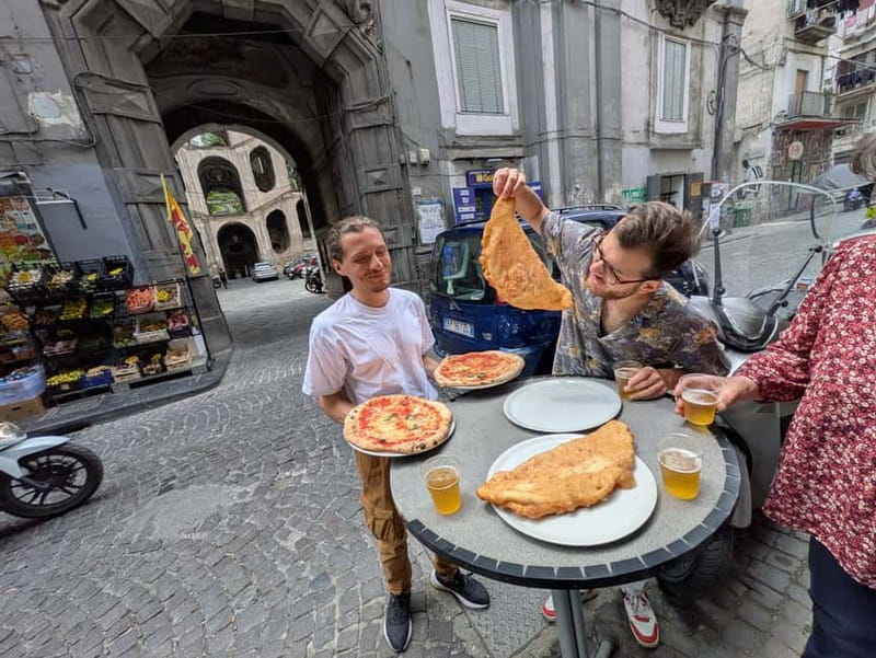 Naples: Street Art, Wine and Food Tasting Walking Tour - Key Things You Will Notice Right Away