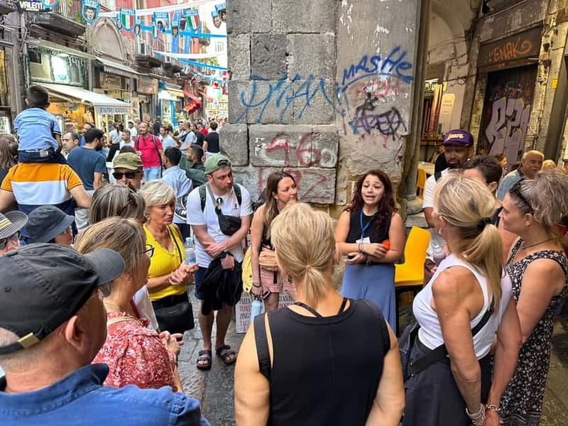 Naples: Street Food and Guided Sightseeing Walking Tour - Spaccanapoli and Via San Gregorio Armeno: art in the middle of eating