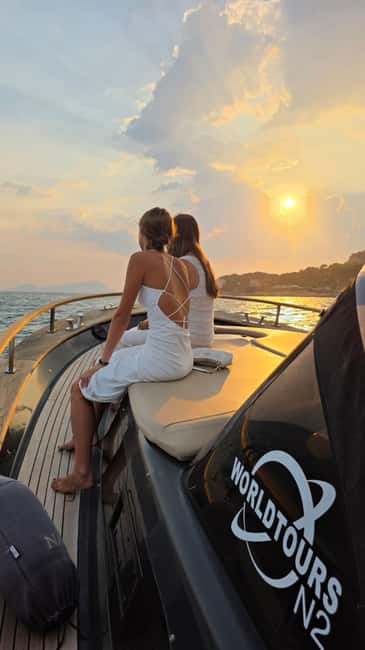 Naples: Sunset Cruise by boat with Aperol Spritz and Snacks - Castel dellOvo, Villa Comunale, and Via Caracciolo from the water