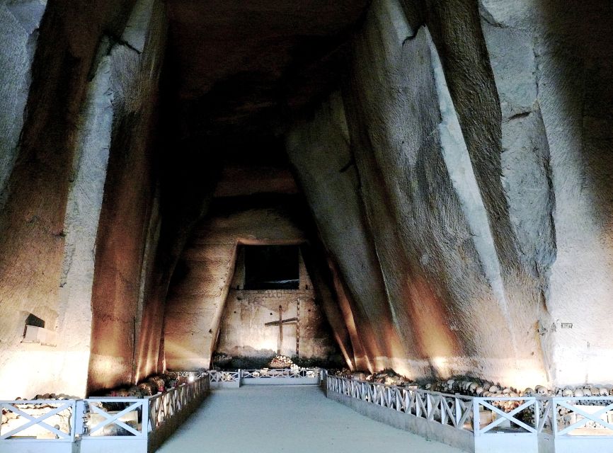 Naples: The Holy Mile 3-Hour Guided Tour - San Gennaro extra Moenia Basilica, connecting the tomb story to the living city
