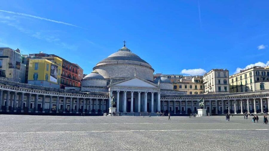 Naples: tour between Maschio Angioino and Plebiscito square - Who this tour suits best