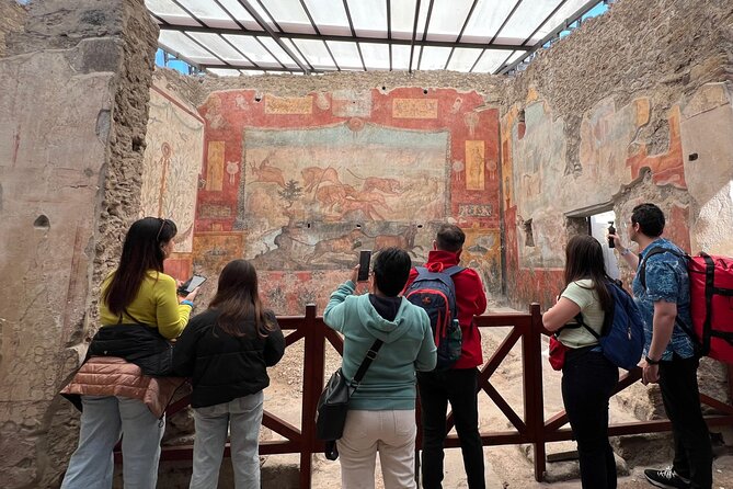 Naples: Tour of Mt Vesuvius and Pompeii w/ Lunch & Wine tasting - Lunch with wine tasting: where the day gets restful and local