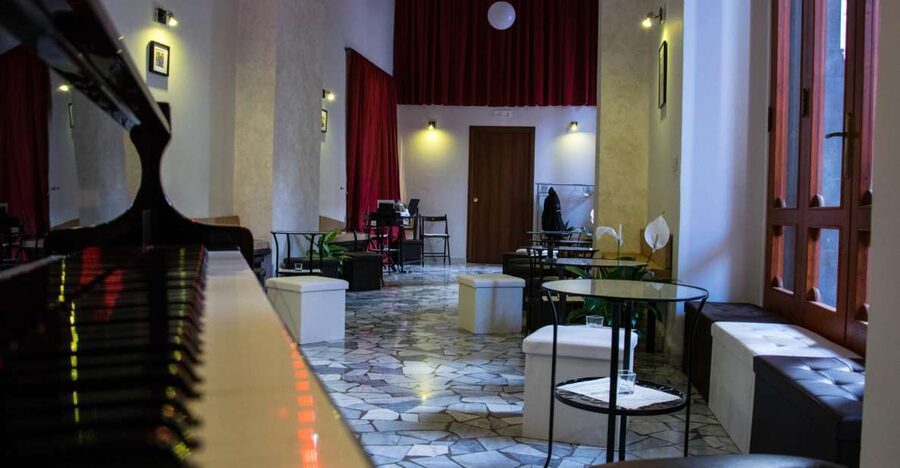 Naples: Traditional Neapolitan Music Concert - Why this one-hour Neapolitan concert feels like Naples, not a museum show