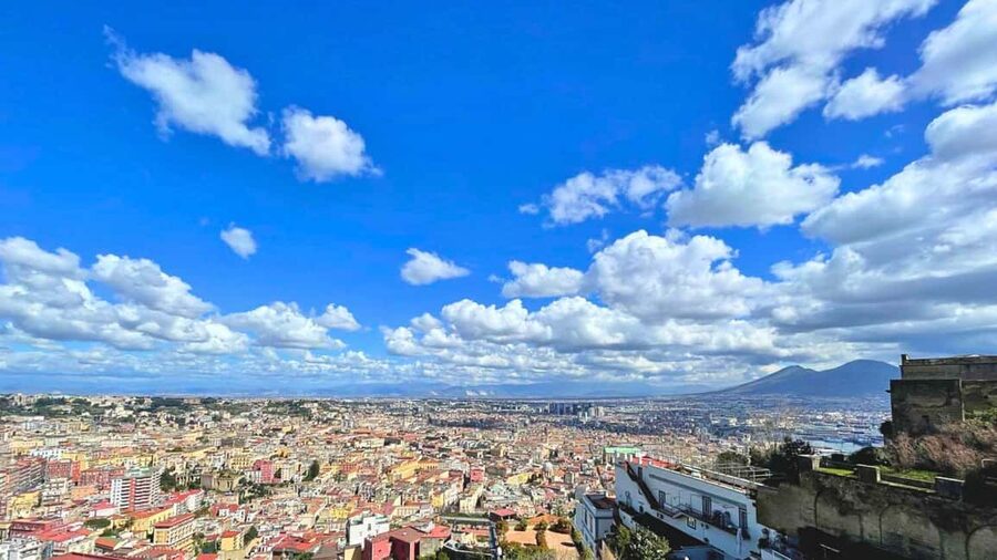 Naples: Vomero, Chiaia private tour with funicular railway - Pignasecca Market: quick color, real Neapolitan everyday life