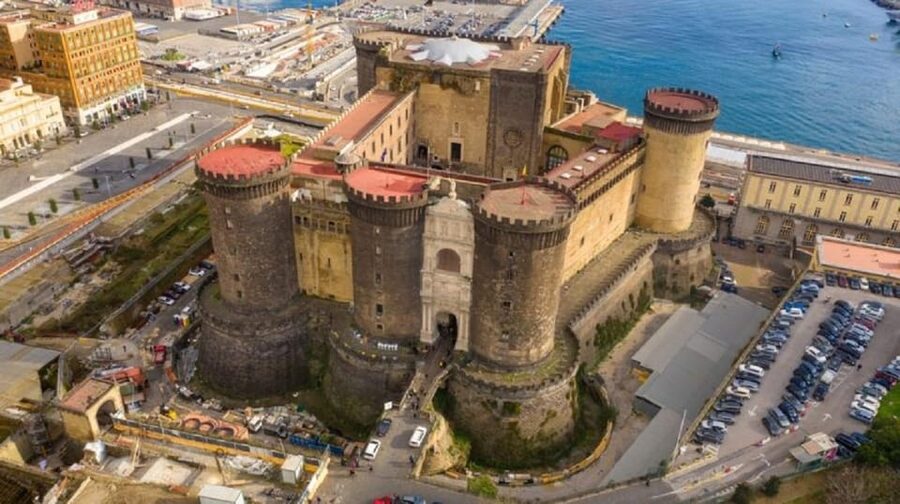 Naples: walk through the city's alleys with local guide - Key things that make this Naples alleys tour work
