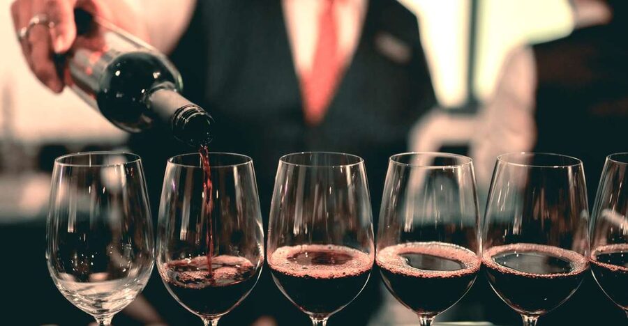 Naples Wine Tour with Sommelier - Wine and Old Town in Just 2 Hours: The Core Idea