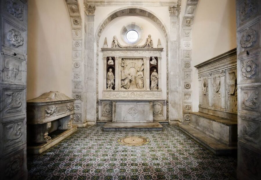 Napoli: Entrance Tickets to Sant'Anna dei Lombardi Complex - Abbots’ Cript and the Michelangelo puttino moment