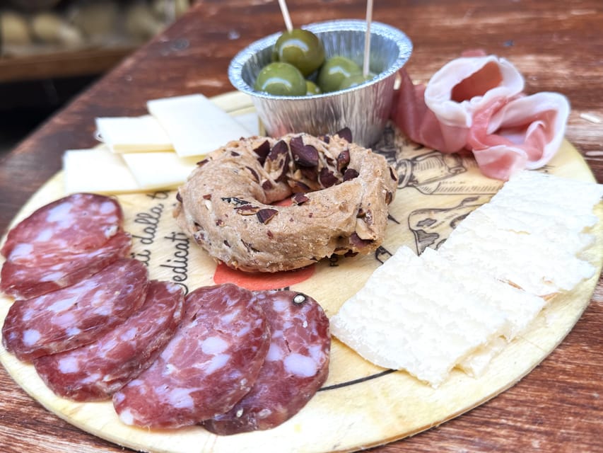 No Diet Club - Unique Food Tour in Napoli with many Tastings - Seasonal swaps and vegetarian options, what to plan for
