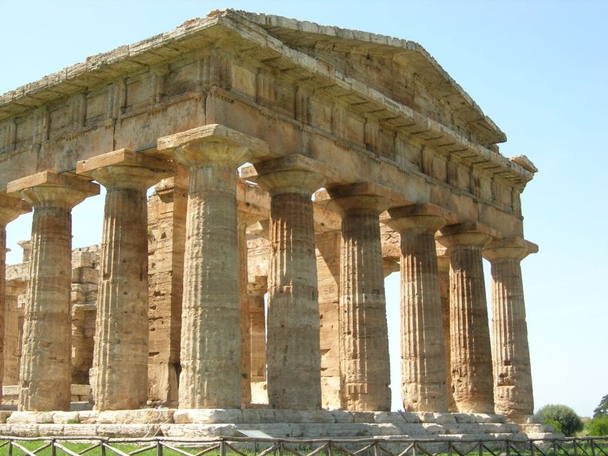 Paestum: Temples and Museum Tour with Archaeologist Guide - Getting Oriented at the Museum Entrance in Via Magna Graecia