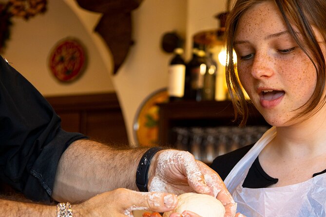 Pizza and Tiramisù Making class - Meeting at Via San Carlo 17 and how the 2-hour flow works
