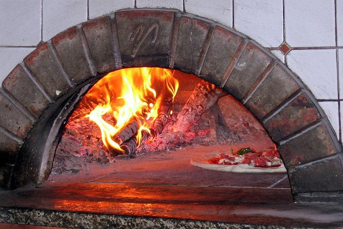 Pizza School, Learn the authentic art of making Pizza - Bruschetta, drinks, and what you get to eat after class