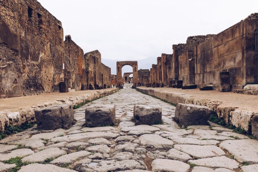 Pompei: Private tour of Pompei and Vesuvius from Sorrento - Private Group Comfort, Languages, and the Real Role of Your Guide