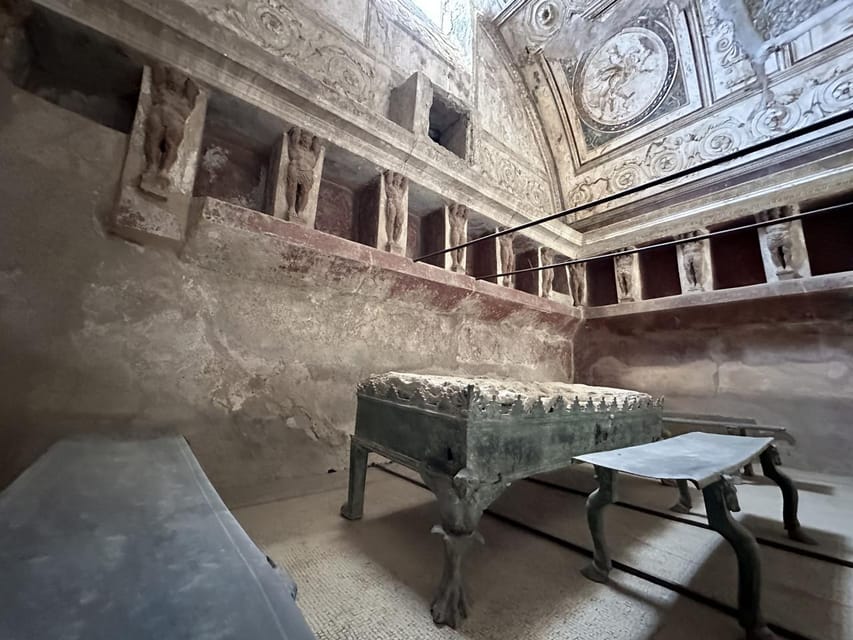 Pompei: the Latest Discoveries with your Archaeologist - Casti Amanti, the working archaeology stop where photos stop
