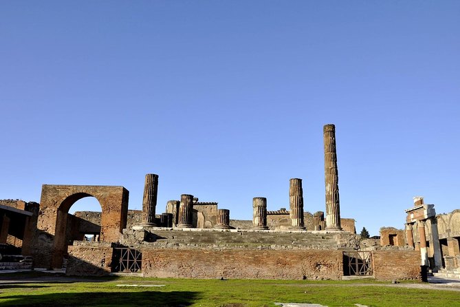 Pompeii: 2 Hour Private Tour with an Archeologist Guide - Key highlights at a glance