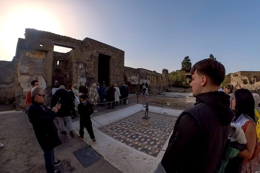 Pompeii: 2 Hours Skip the Line Visit with a Licensed Guide - Thermopolium: Pompeii’s fast-food counter in focus