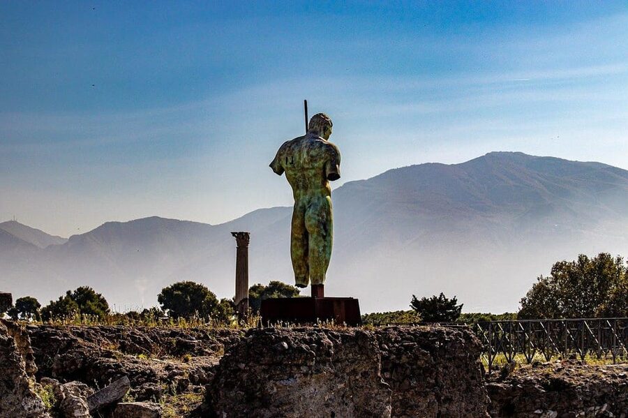 Pompeii: 2 Hours Skip the Line Visit with a Licensed Guide - Roman Forum and the city’s rhythm: politics and commerce