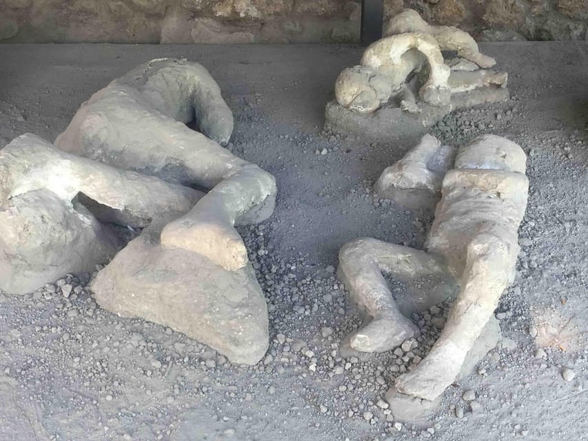 Pompeii: 2H group guided tour with a certified guide - Getting started at Circumvesuviana (and why the timing matters)
