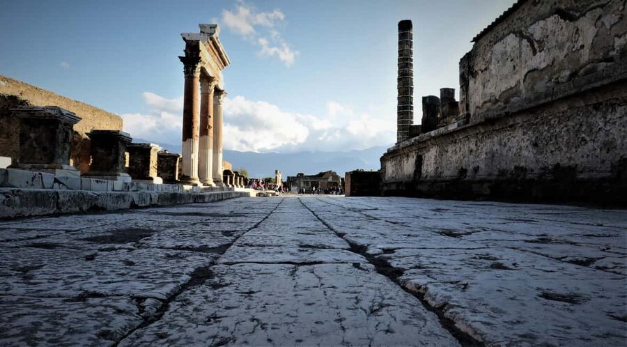 Pompeii : 2h small group tour with an archeologist - Should you book? My practical take