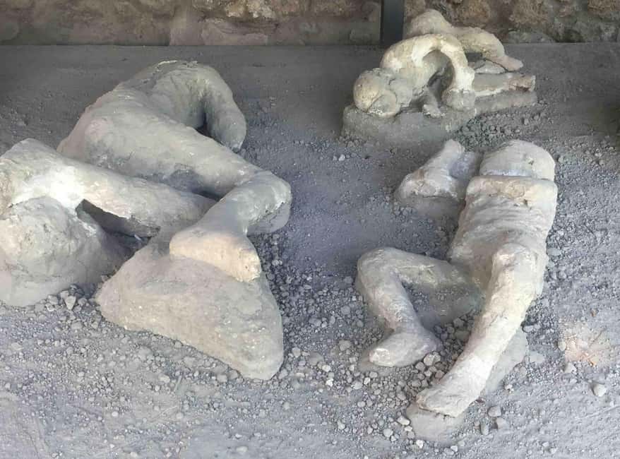 Pompeii : 2h small group tour with an archeologist - Meeting at Circumvesuviana Pompei Scavi: the easiest way to arrive on time