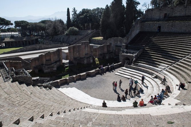Pompeii 2h Small-Group Tour with Expert Archaeologist - Fast Pompeii, built for short stays and busy days