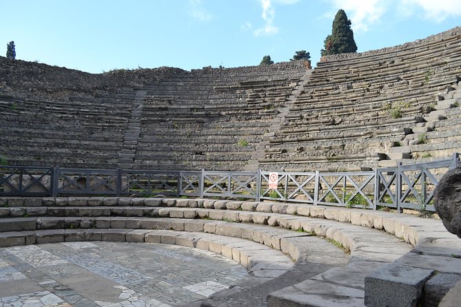 Pompeii 3 Hours Walking Tour Led by an Archaeologist - Foro de Pompeya: Pompeii’s Main Square, Read Like a City Center