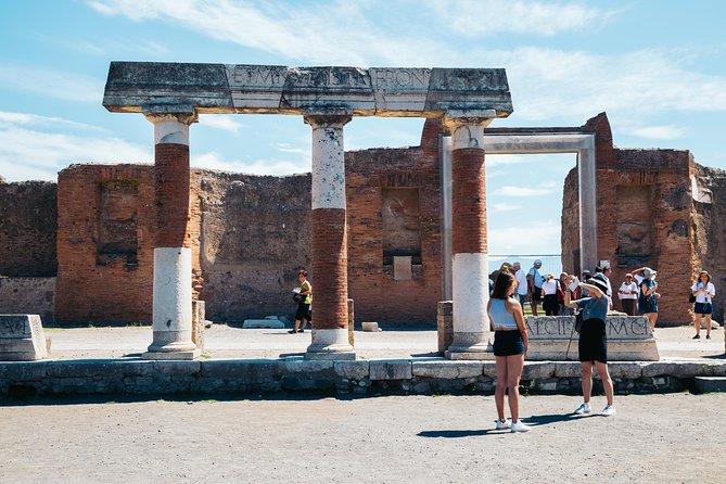 Pompeii 3 Hours Walking Tour Led by an Archaeologist - Main Street Walk: Why the Route Between Stops Matters