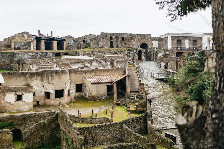 Pompeii: Afternoon to Sunset Guided Tour with Ticket - The Thermal Baths and Theater: leisure as a daily habit
