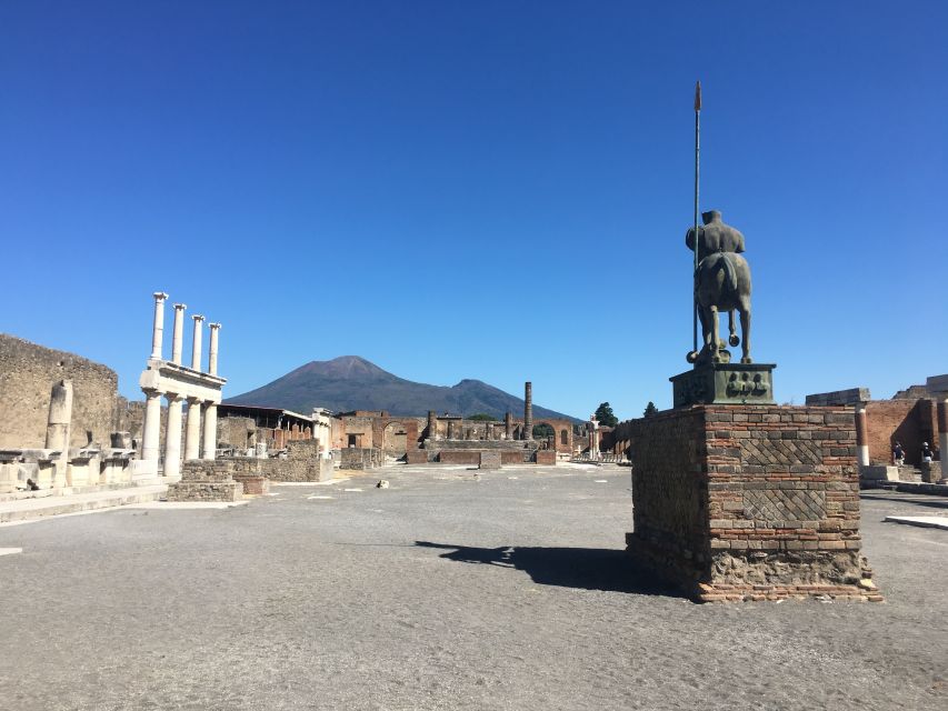 Pompeii and Herculaneum: Guided Tour with an Archaeologist - Lunch Break Between Ruins: Rest, Refill, and Stay On Schedule
