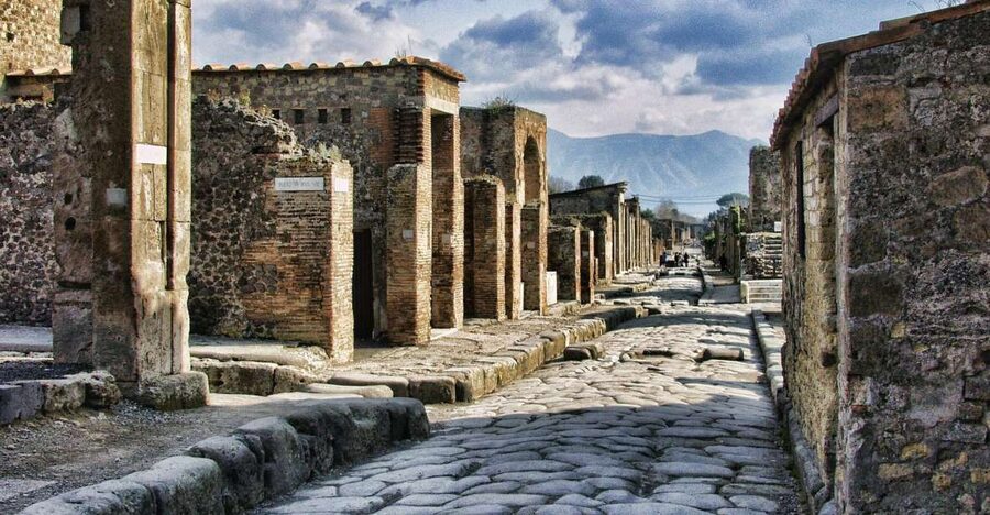 Pompeii and Herculaneum: Private Tour from Naples - A Private Day in Pompeii and Herculaneum: Why It Works
