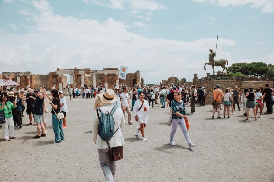 Pompeii and Oplontis: Small Group Tour with an Archaeologist - Baths and Theatres: Forum Baths, Stabiane Baths, and the Large Theatre