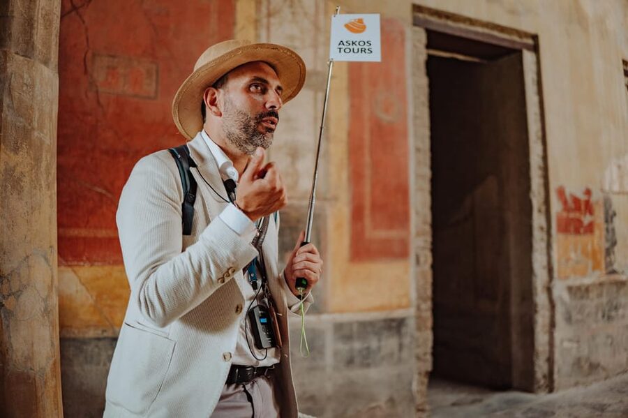 Pompeii: Entry Ticket and Guided Tour with an Archaeologist - Macellum and Forum Baths: Shopping and Social Time