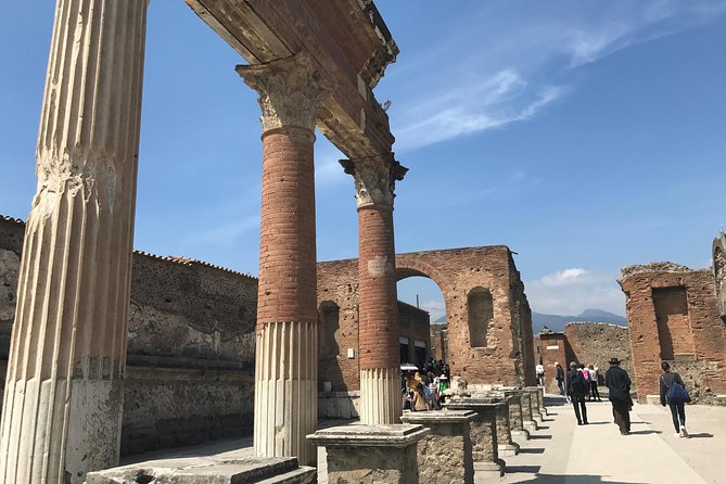 Pompeii Guided Group Tour with Entry Ticket and Archaeologist - Listening through headsets: helpful when the park gets loud