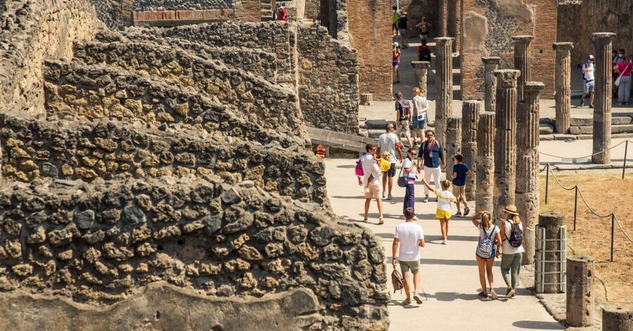 Pompeii: Guided Tour and Skip-the-Line Ticket - Forum Baths, thermopolium, and pistrinum: Roman comfort and quick meals