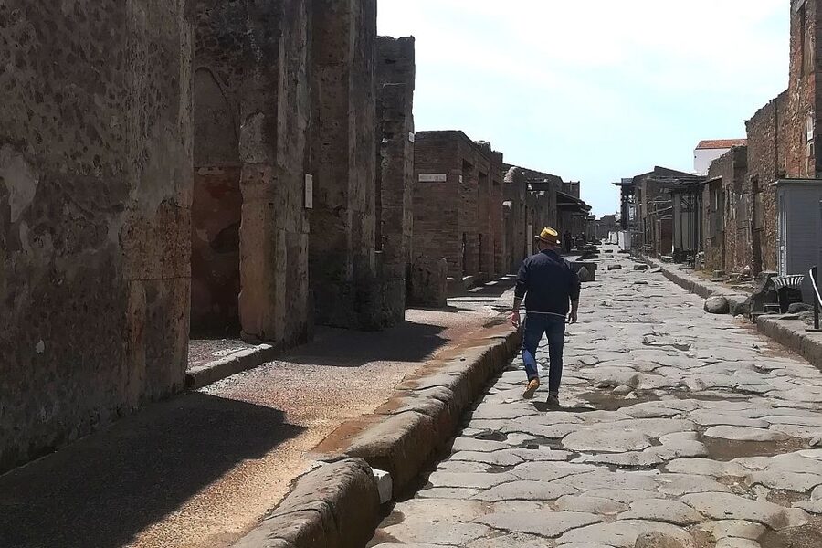 Pompeii: Guided Tour with Archaeologist with max. 12 People - Key Highlights You Will Care About