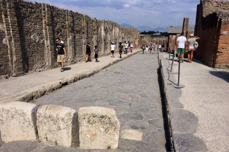 Pompeii: Guided Walking Tour with Entrance Ticket - Skip the ticket line: what you gain besides time