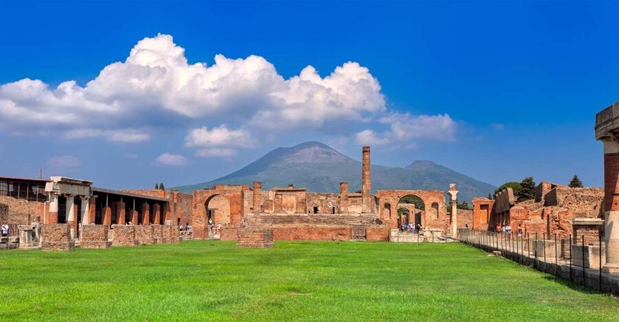 Pompeii-Herculaneum and Vesuvius Full-Day Tour - Getting from Via Roma 32 by deluxe minibus, and why it’s worth it