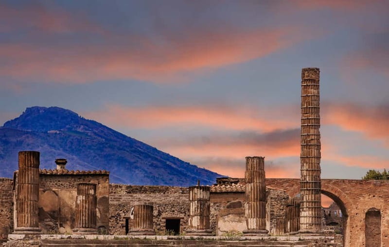 Pompeii & Herculaneum Tour with an archeologist - Pompeii Meets Herculaneum: The AD 79 Contrast in Real Terms