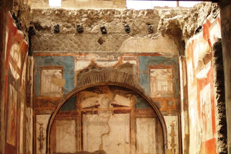 Pompeii & Herculaneum Tour with an archeologist - Herculaneum as the Seaside Jewel of Roman Leisure